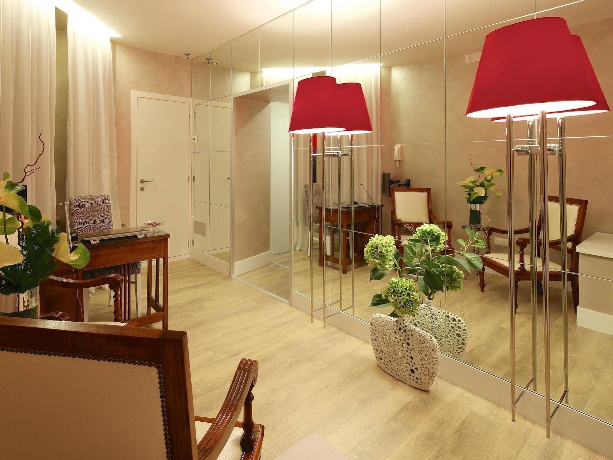 Tullia And Prisca Relais Guest House Rome Exterior photo